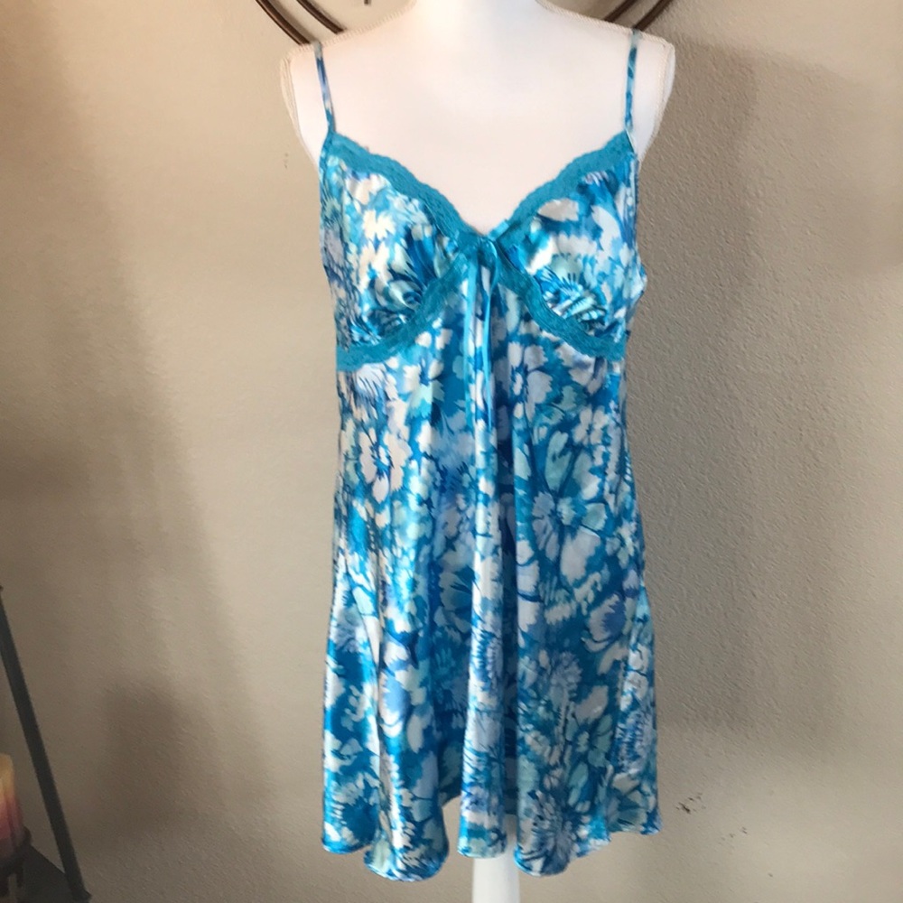 Linea Donetella Nightgown Chemise & Robe set - Picture 2 of 6